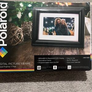 Polaroid 7 Digital Picture Frame